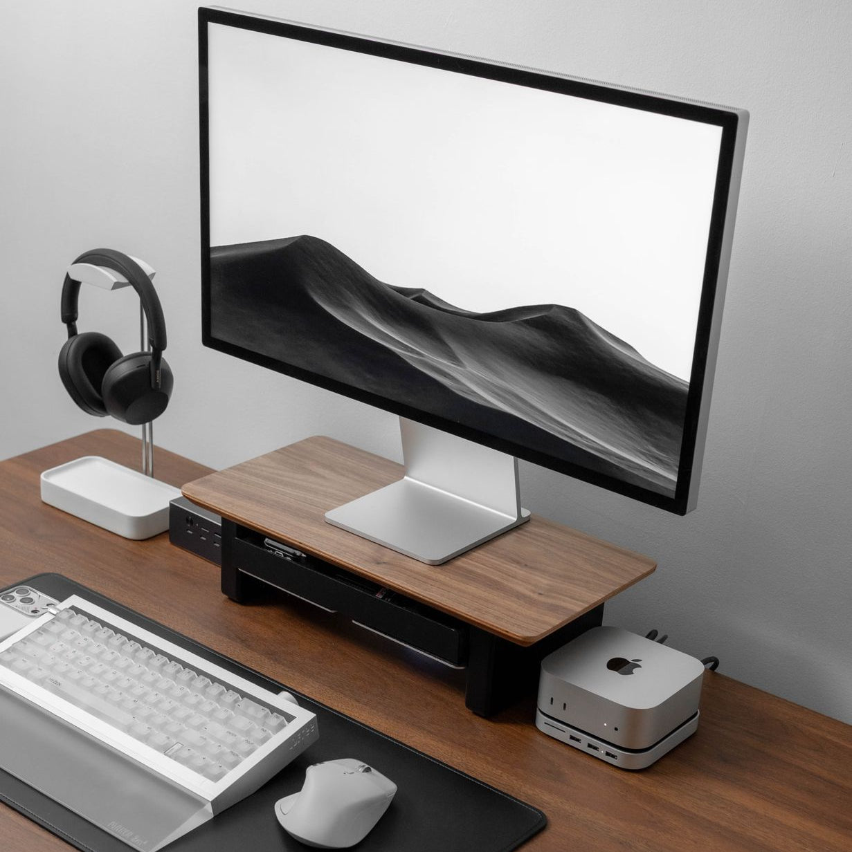 Desk Setup Cockpit | Walnut